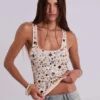 Addison-top met pailletten in zandkleur
