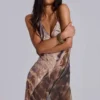 Alameda metallic chiffon maxi-jurk met cowl en open rug