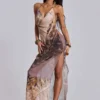 Alameda metallic chiffon maxi-jurk met cowl en open rug
