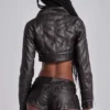 Alektra mini-short van PU-leer in militaire stijl