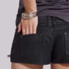 Ardor gecoate mini-denimshort in zwart