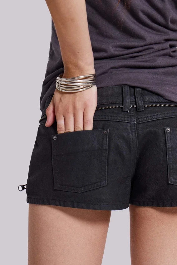 Ardor gecoate mini-denimshort in zwart