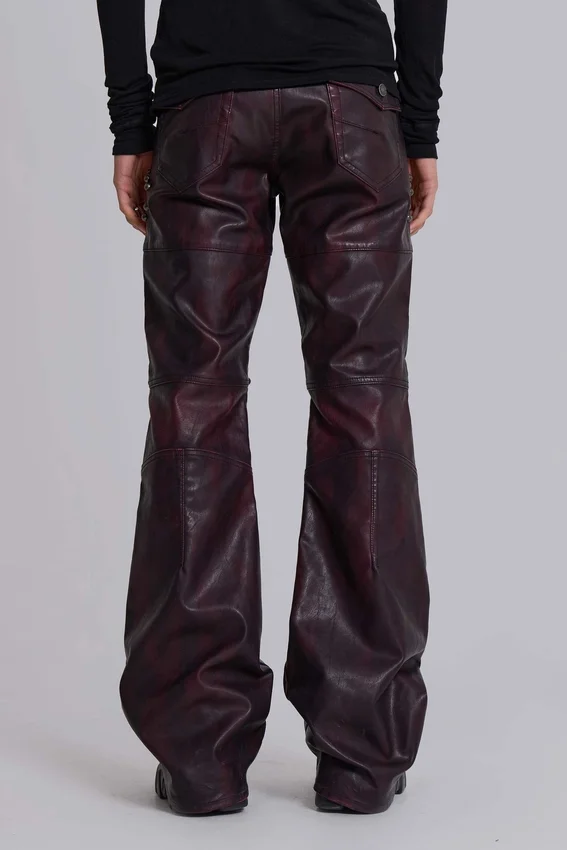 Bordeauxrode bootcut-broek van imitatieleer met studs