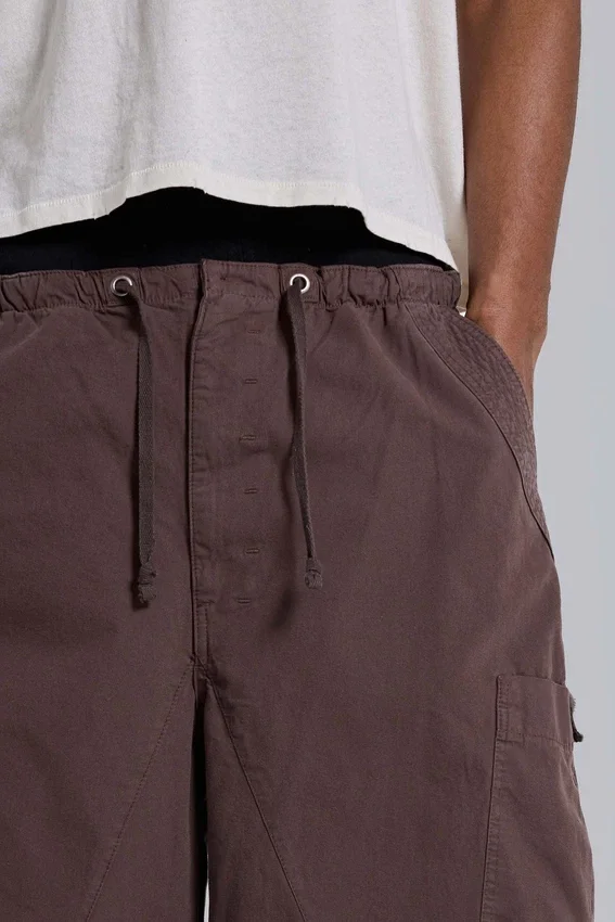 Bruine parachute Cargo baggy shorts