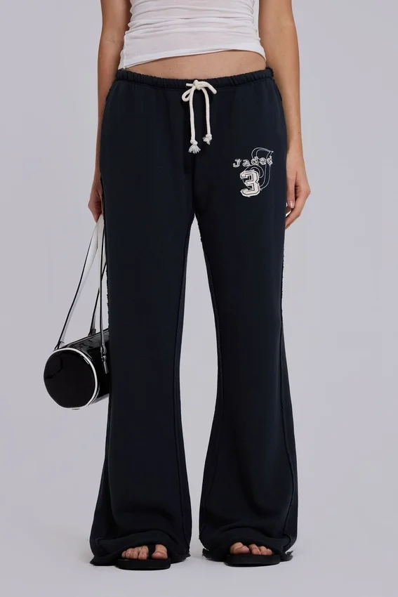 Cleo slouchy bootcut-jogger in zwart