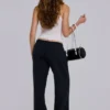 Cleo slouchy bootcut-jogger in zwart
