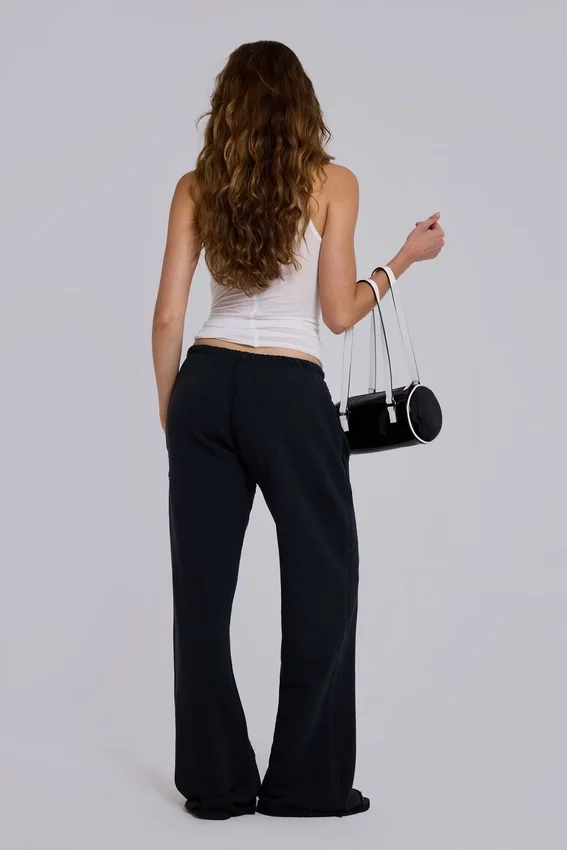 Cleo slouchy bootcut-jogger in zwart