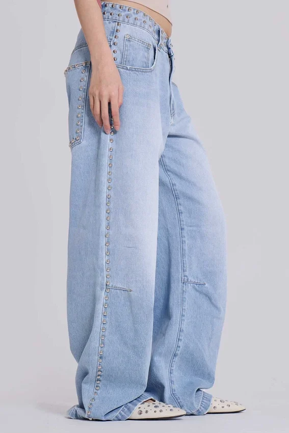 Colossus Jeans met spijkers in lichtblauwe wassing