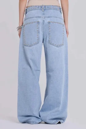 Colossus Jeans met spijkers in lichtblauwe wassing