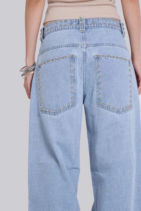 Colossus Jeans met spijkers in lichtblauwe wassing
