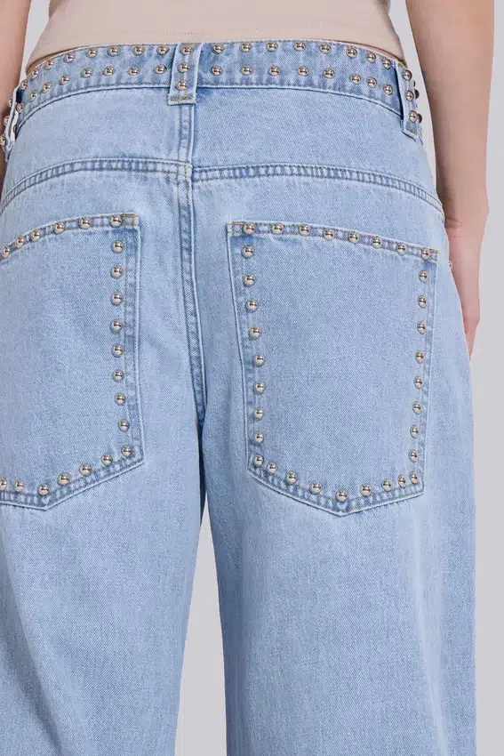 Colossus Jeans met spijkers in lichtblauwe wassing