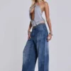 Colossus Jeans met studs in middenblauwe wassing