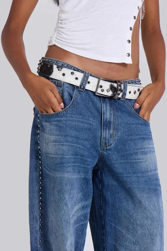 Colossus Jeans met studs in middenblauwe wassing