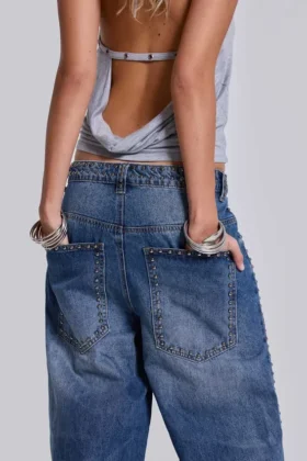 Colossus Jeans met studs in middenblauwe wassing
