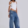 Colossus Jeans met studs in middenblauwe wassing