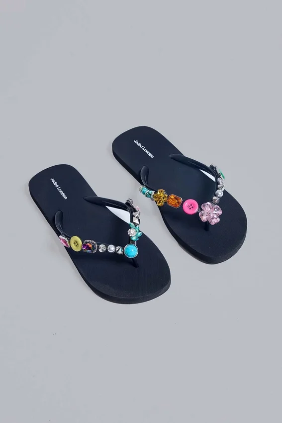 Flip-flops met juweelbedeltjes