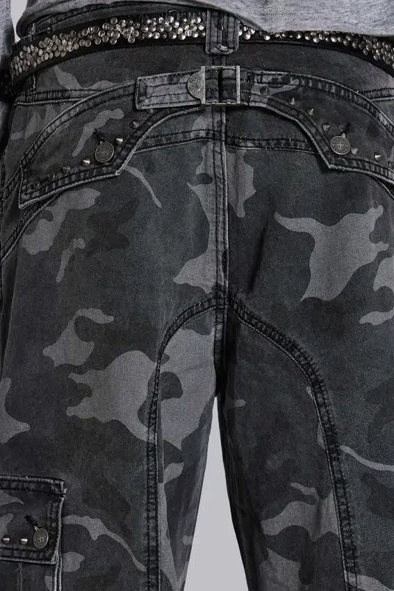 Gewassen zwarte cargo-broek met Trooper-camouflagepatroon
