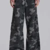 Gewassen zwarte cargo-broek met Trooper-camouflagepatroon