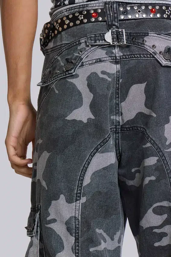 Gewassen zwarte cargo-broek met Trooper-camouflagepatroon