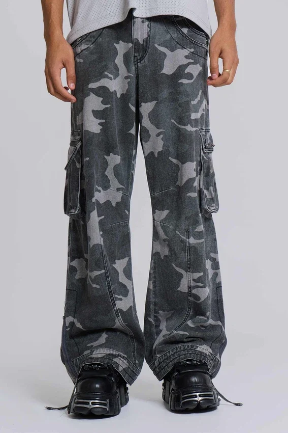 Gewassen zwarte cargo-broek met Trooper-camouflagepatroon