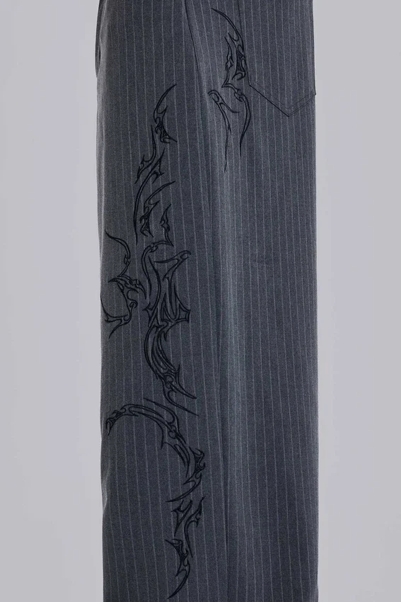 Goliath-pakbroek met tattoo-pinstripe