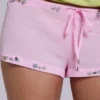 Ismeria versierde minishorts