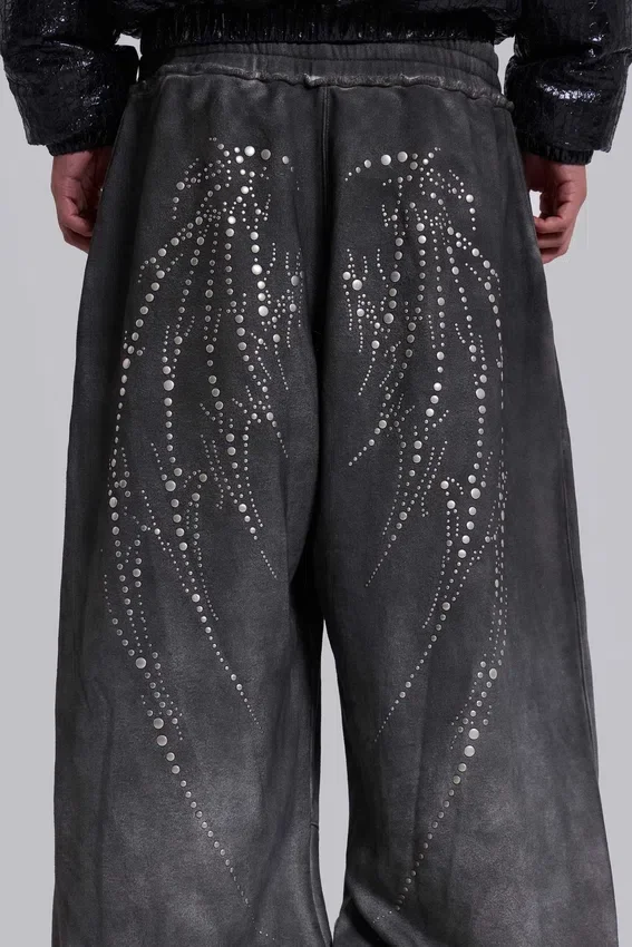 Joggingbroek met studs en Monster Joggers