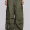 Kaki Parachute Pants met oliewas