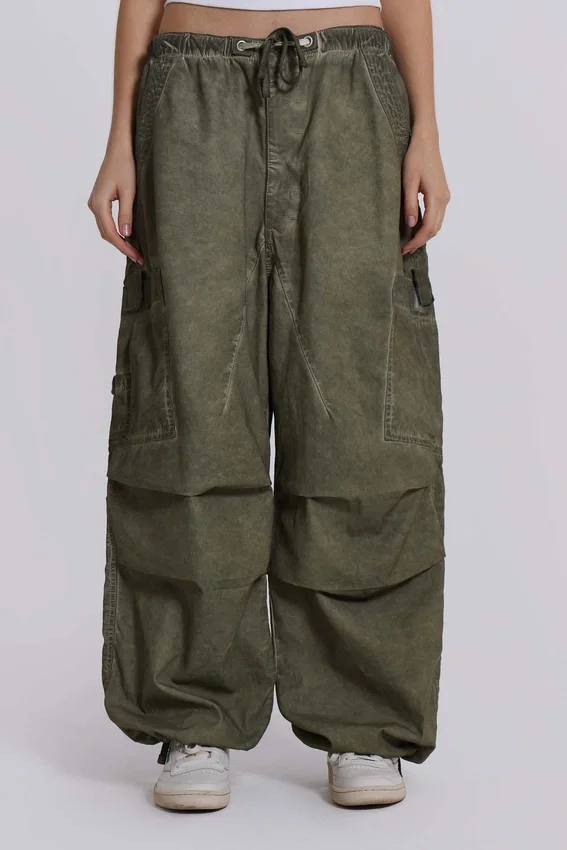 Kaki Parachute Pants met oliewas