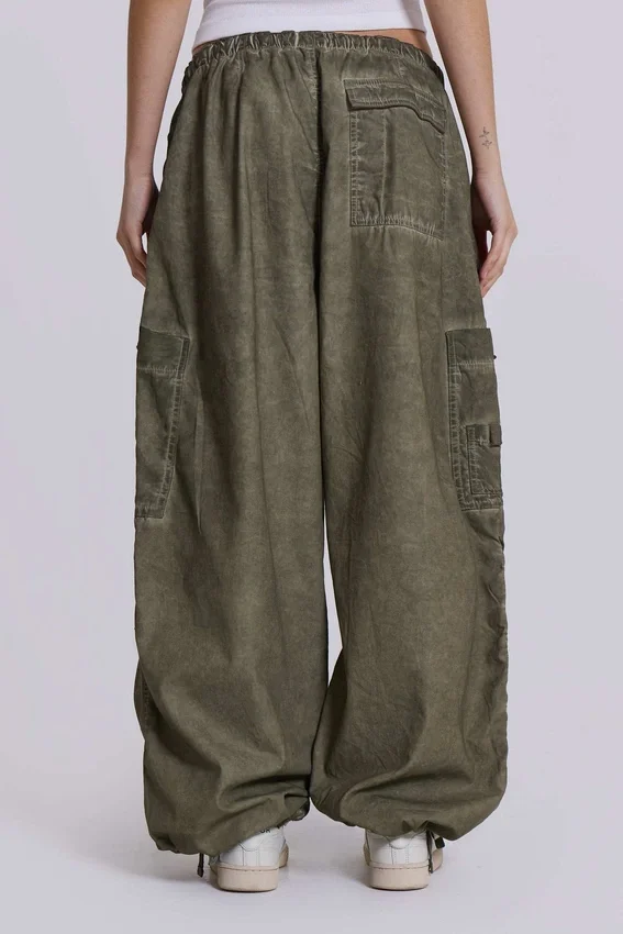Kaki Parachute Pants met oliewas