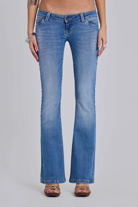 Kelsey skinny bootcut-Jeans met lage taille in middenblauwe wassing