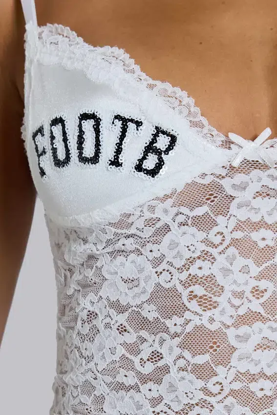 Kickoff-top met kant en spaghettibandjes