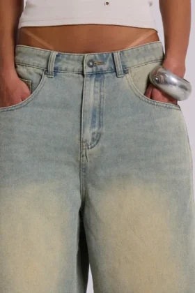 Lichtgewassen jumbo-jeansshorts