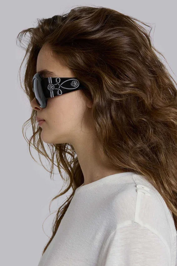 Majorette oversized ronde zonnebril in zwart