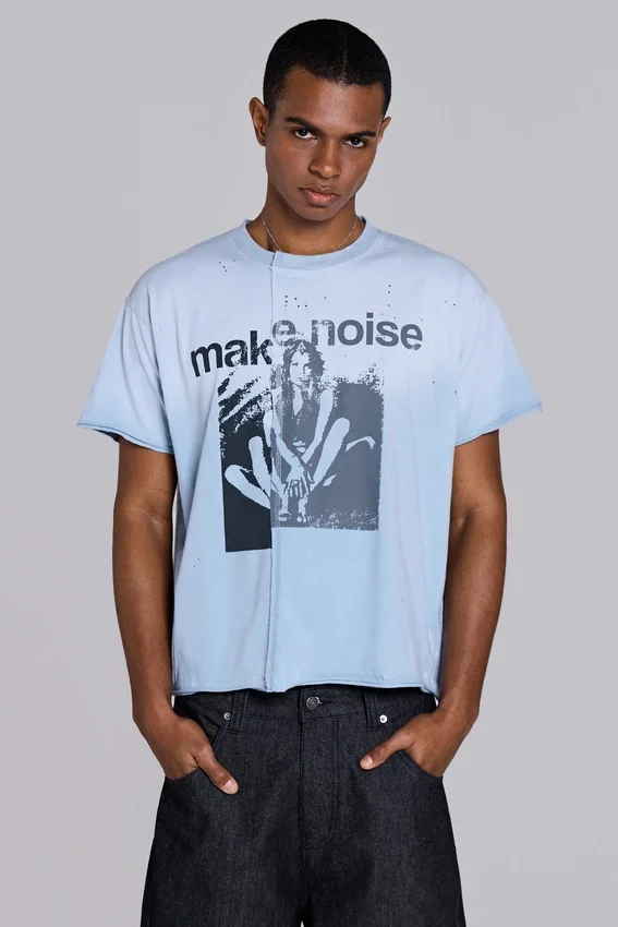 Make Noise T-shirt met splices en cropped pasvorm