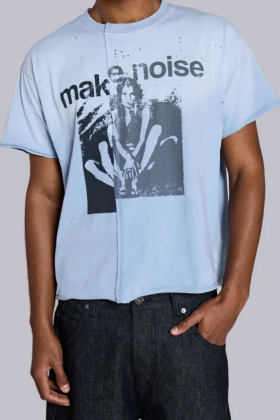 Make Noise T-shirt met splices en cropped pasvorm