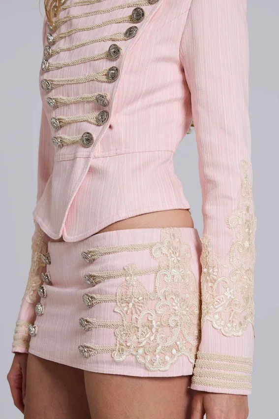 Mandy militaire skort