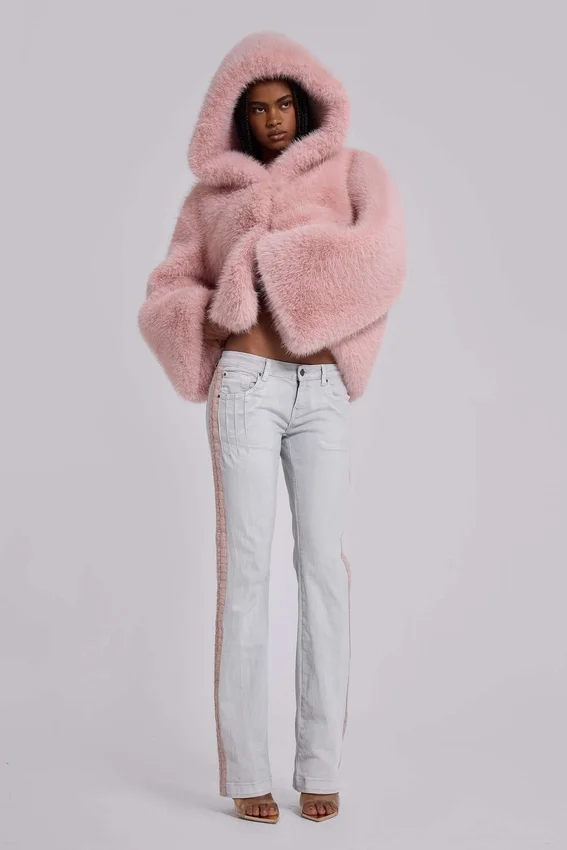 Mara oversized jas van imitatiebont in roze
