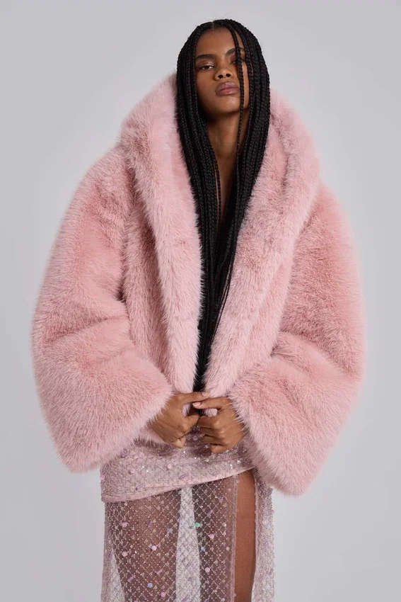 Mara oversized jas van imitatiebont in roze