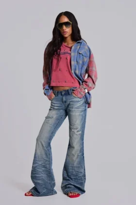 Middenblauwe, verweerde, gekreukelde Drift-flared Jeans