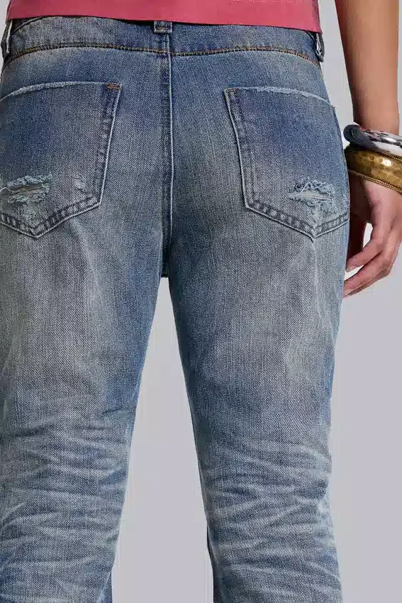 Middenblauwe, verweerde, gekreukelde Drift-flared Jeans