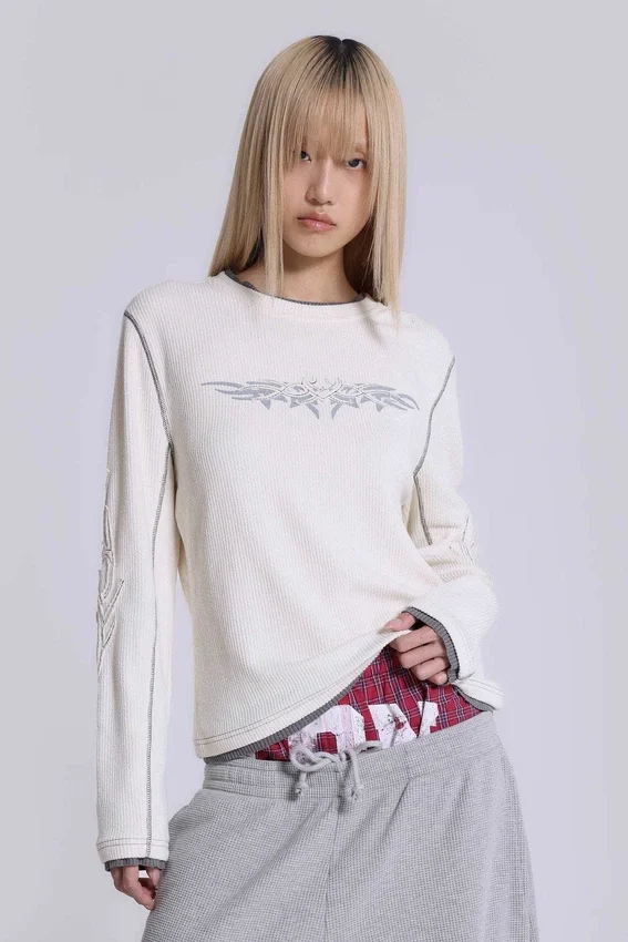 Off White T-shirt met tattoo-applicatie