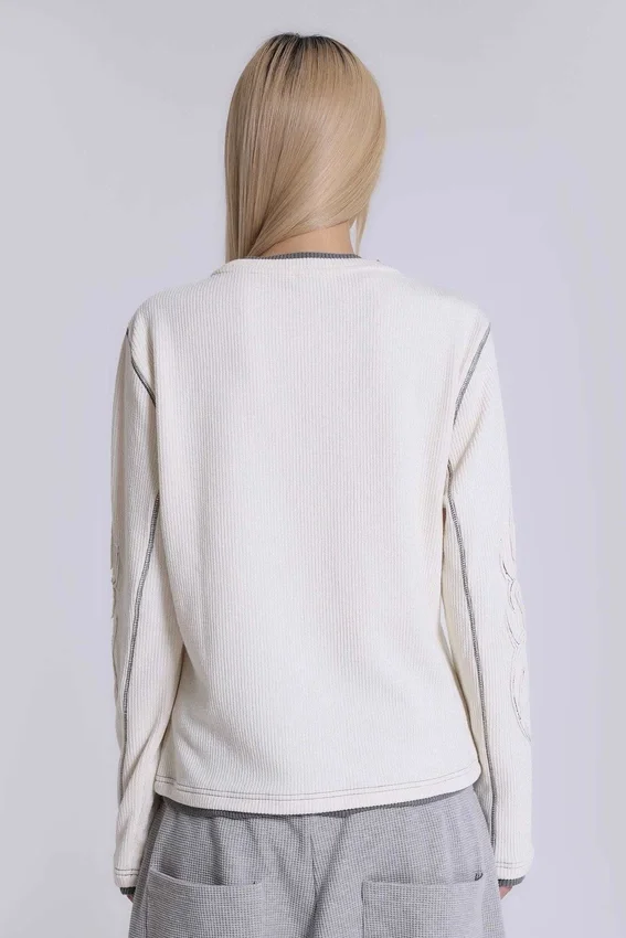Off White T-shirt met tattoo-applicatie