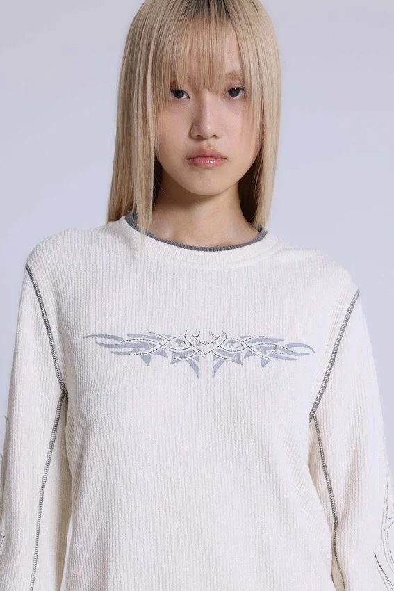 Off White T-shirt met tattoo-applicatie