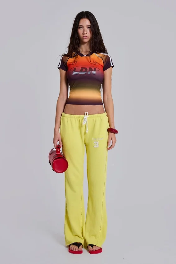 Cleo slouchy bootcut-jogger in neon