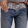 Osmium-riem met studs in zilver