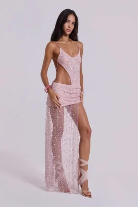 Prachtige asymmetrische maxi-jurk met handgeborduurde kralen in roze