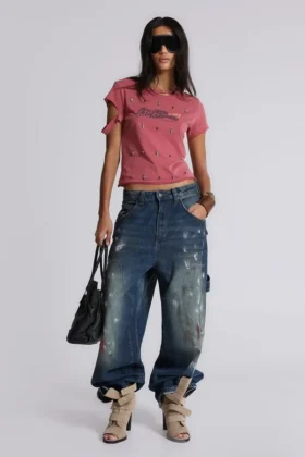 Rally T-shirt met versleten look en versieringen