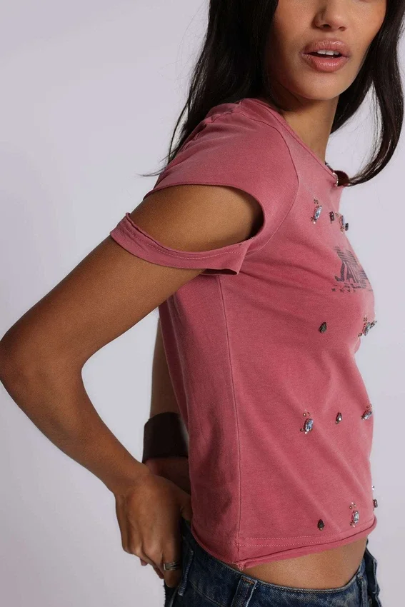 Rally T-shirt met versleten look en versieringen