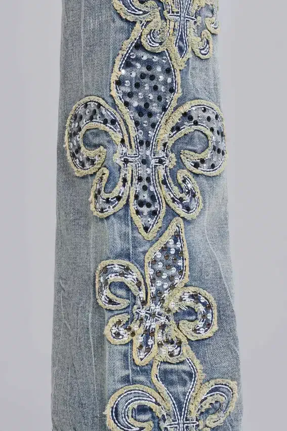 Rock Revival Madison bootcut-Jeans met versieringen